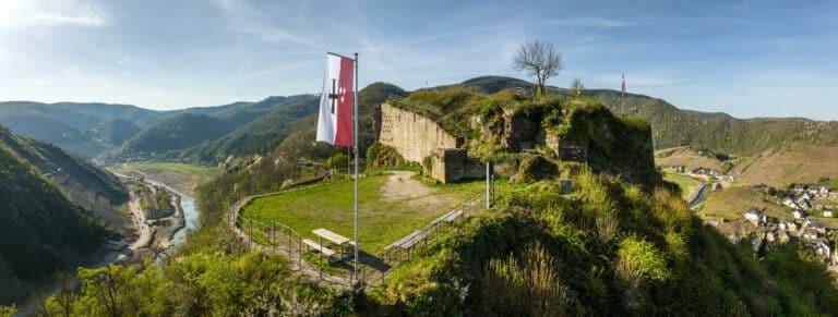 Ahrtal-Frühling-2022-282-Saffenburg-Mayschoss